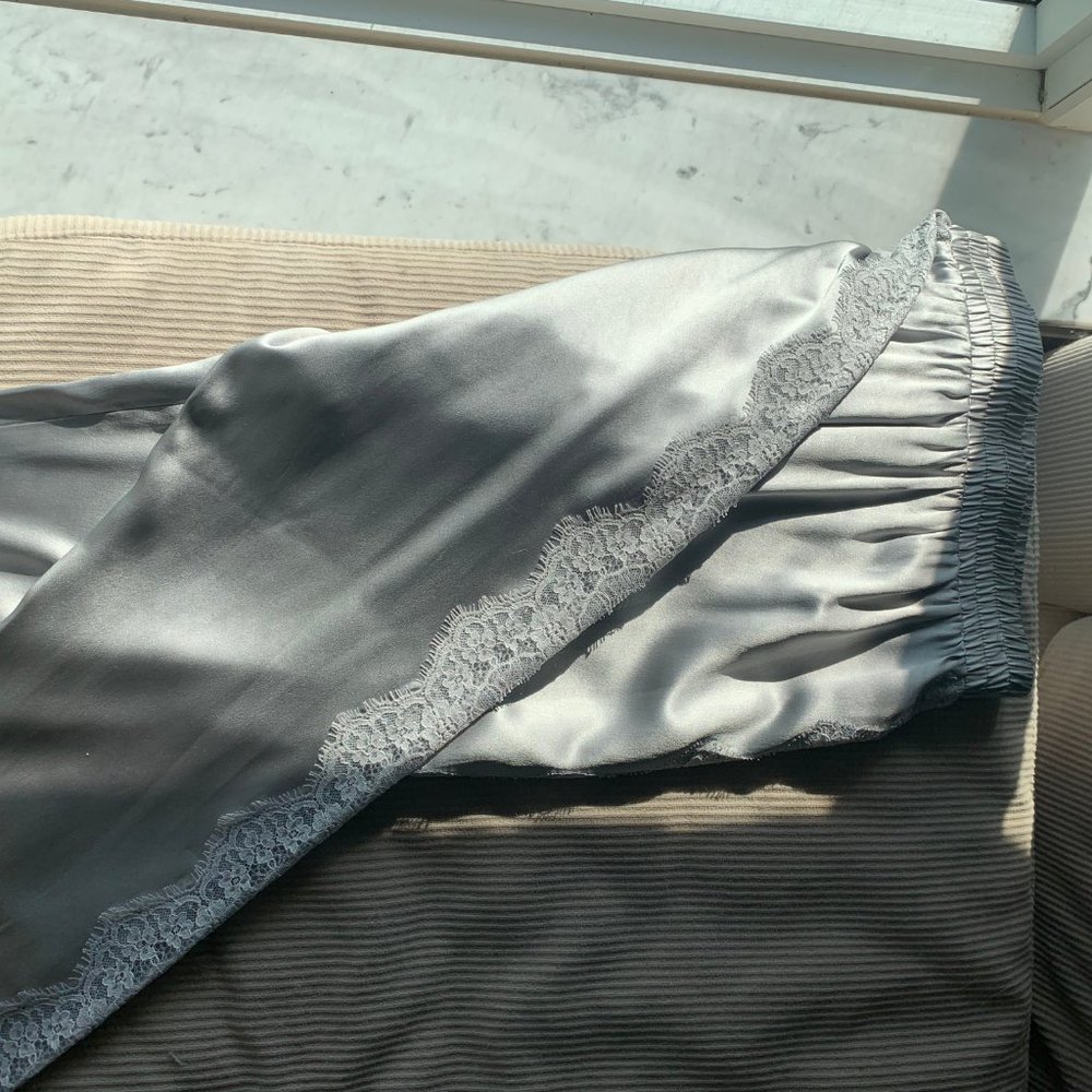 Satin pants - Picture 3 of 5